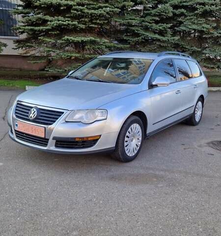 Серый Фольксваген Пассат, объемом двигателя 1.6 л и пробегом 274 тыс. км за 6100 $, фото 1 на Automoto.ua