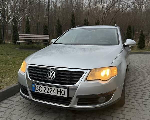 Серый Фольксваген Пассат, объемом двигателя 2 л и пробегом 301 тыс. км за 5000 $, фото 1 на Automoto.ua