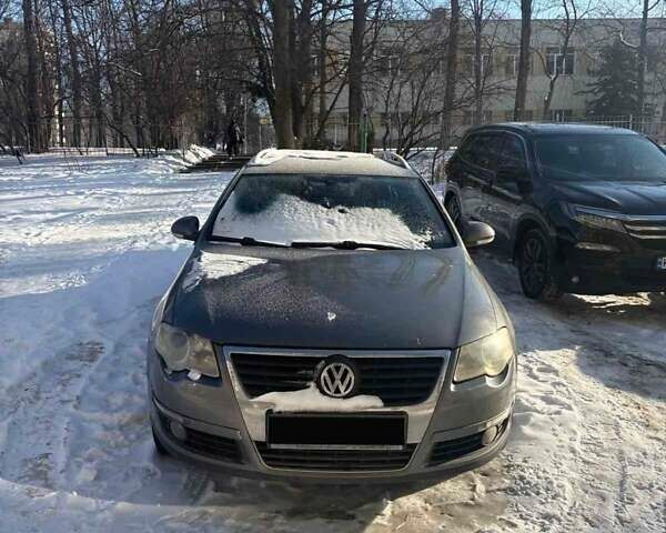 Серый Фольксваген Пассат, объемом двигателя 1.98 л и пробегом 300 тыс. км за 5100 $, фото 1 на Automoto.ua
