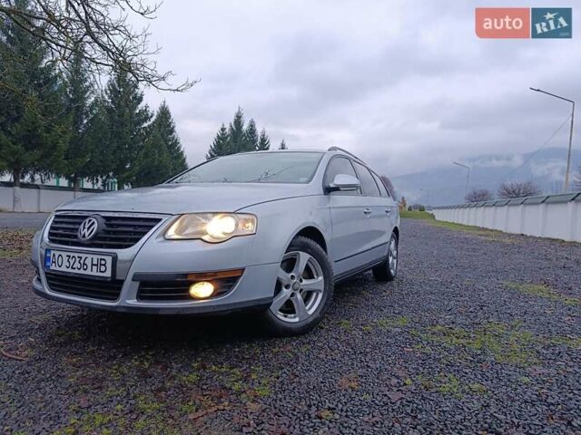 Серый Фольксваген Пассат, объемом двигателя 1.6 л и пробегом 332 тыс. км за 5700 $, фото 1 на Automoto.ua