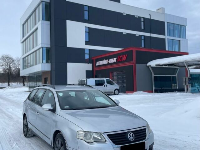 Серый Фольксваген Пассат, объемом двигателя 2 л и пробегом 340 тыс. км за 2200 $, фото 1 на Automoto.ua