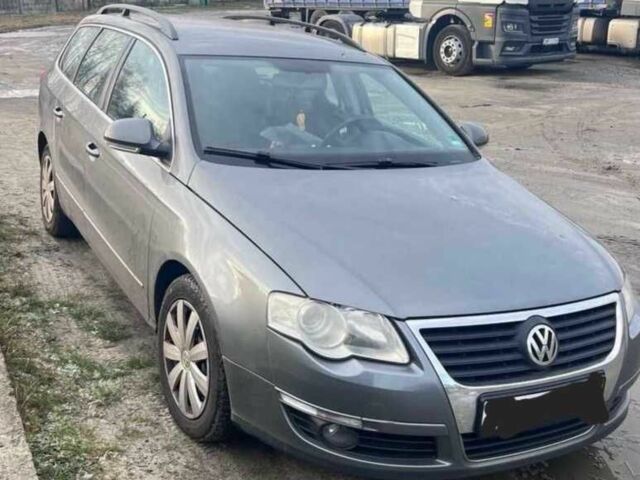 Сірий Фольксваген Пассат, об'ємом двигуна 1.6 л та пробігом 230 тис. км за 5600 $, фото 1 на Automoto.ua