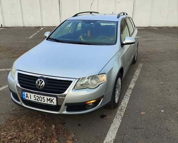 Серый Фольксваген Пассат, объемом двигателя 1.6 л и пробегом 278 тыс. км за 6500 $, фото 1 на Automoto.ua