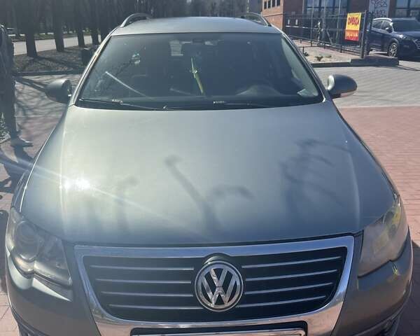 Серый Фольксваген Пассат, объемом двигателя 1.97 л и пробегом 380 тыс. км за 6700 $, фото 1 на Automoto.ua