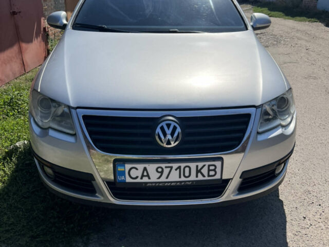 Сірий Фольксваген Пассат, об'ємом двигуна 1.6 л та пробігом 272 тис. км за 5000 $, фото 1 на Automoto.ua