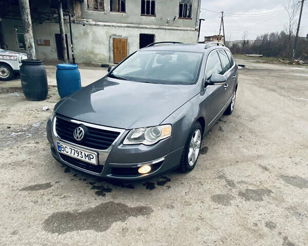 Серый Фольксваген Пассат, объемом двигателя 2 л и пробегом 298 тыс. км за 7700 $, фото 1 на Automoto.ua