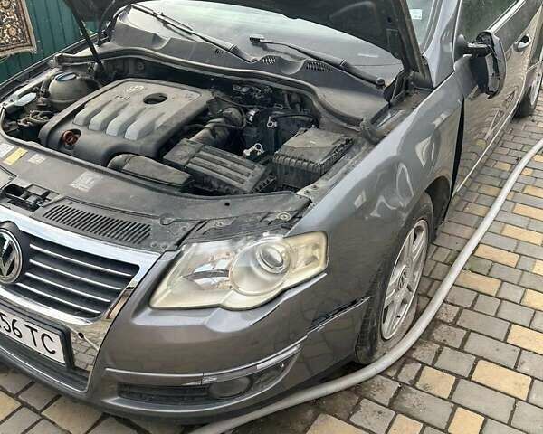 Серый Фольксваген Пассат, объемом двигателя 1.97 л и пробегом 180 тыс. км за 2300 $, фото 1 на Automoto.ua