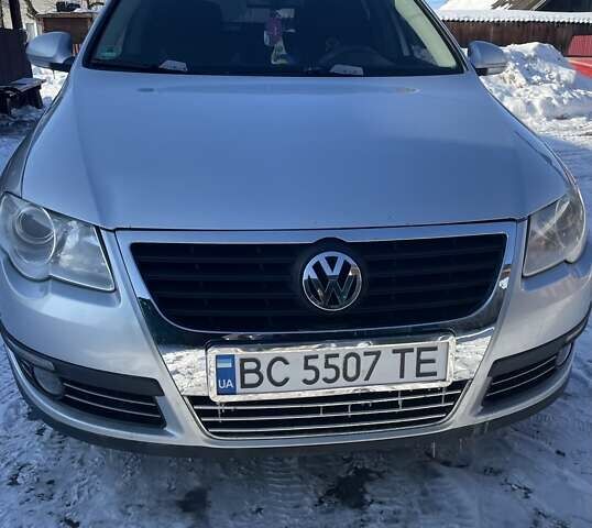 Серый Фольксваген Пассат, объемом двигателя 1.97 л и пробегом 350 тыс. км за 6400 $, фото 1 на Automoto.ua