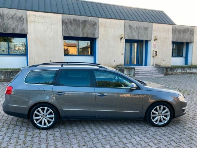 Серый Фольксваген Пассат, объемом двигателя 2 л и пробегом 261 тыс. км за 1500 $, фото 1 на Automoto.ua