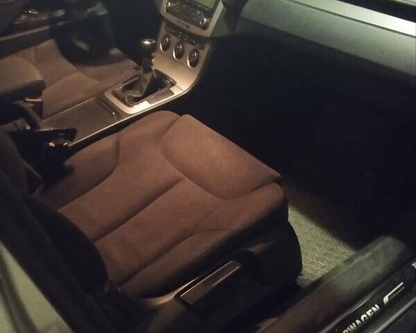 Серый Фольксваген Пассат, объемом двигателя 1.97 л и пробегом 386 тыс. км за 5600 $, фото 1 на Automoto.ua