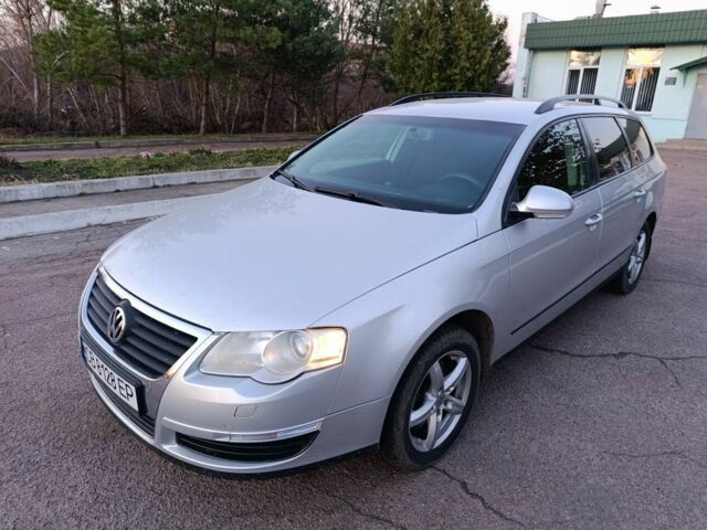 Серый Фольксваген Пассат, объемом двигателя 2 л и пробегом 280 тыс. км за 5000 $, фото 1 на Automoto.ua