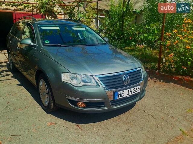 Серый Фольксваген Пассат, объемом двигателя 1.6 л и пробегом 249 тыс. км за 6650 $, фото 1 на Automoto.ua