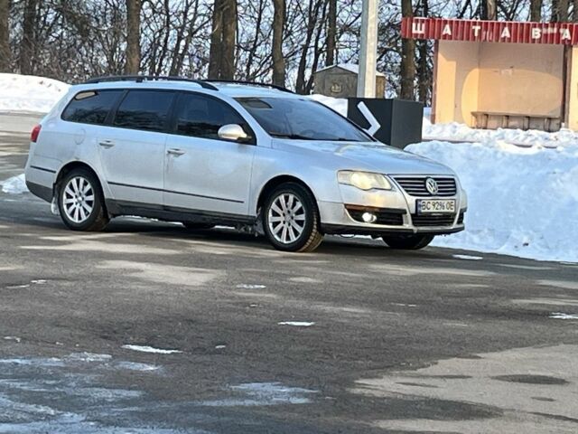 Серый Фольксваген Пассат, объемом двигателя 2 л и пробегом 298 тыс. км за 5800 $, фото 1 на Automoto.ua