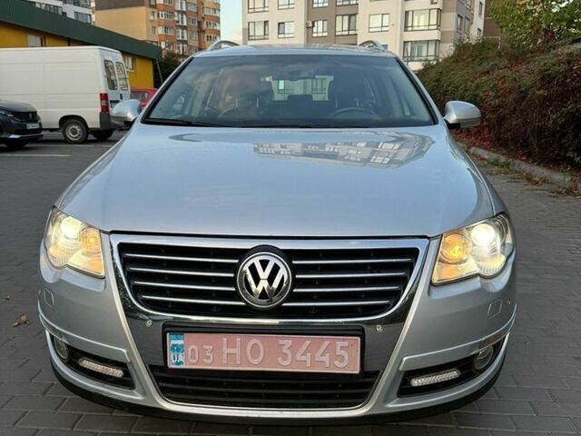 Сірий Фольксваген Пассат, об'ємом двигуна 2 л та пробігом 328 тис. км за 5600 $, фото 1 на Automoto.ua