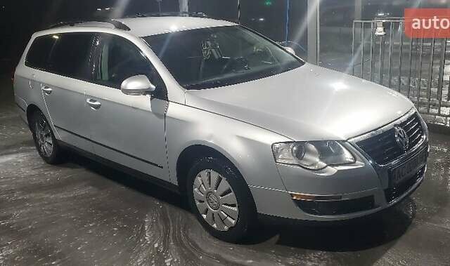 Сірий Фольксваген Пассат, об'ємом двигуна 2 л та пробігом 275 тис. км за 5500 $, фото 1 на Automoto.ua
