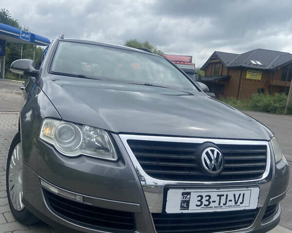 Серый Фольксваген Пассат, объемом двигателя 2 л и пробегом 254 тыс. км за 6200 $, фото 1 на Automoto.ua