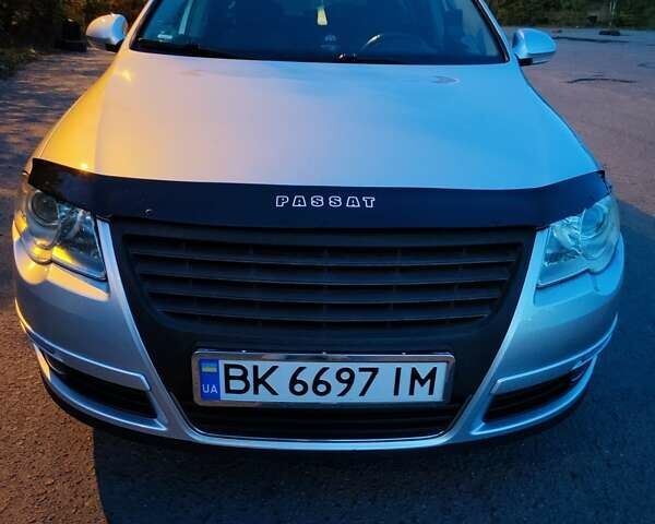 Сірий Фольксваген Пассат, об'ємом двигуна 1.97 л та пробігом 303 тис. км за 7000 $, фото 1 на Automoto.ua
