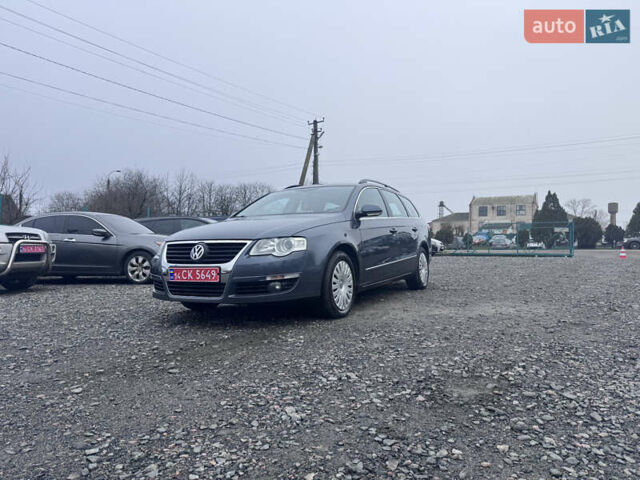 Серый Фольксваген Пассат, объемом двигателя 1.6 л и пробегом 243 тыс. км за 6450 $, фото 1 на Automoto.ua