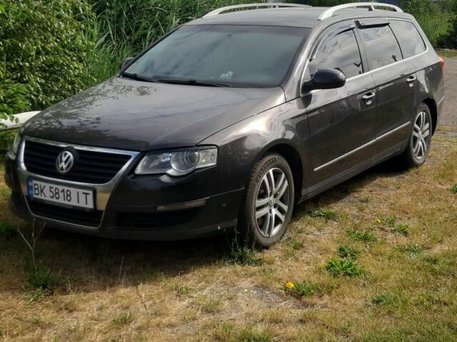Сірий Фольксваген Пассат, об'ємом двигуна 2 л та пробігом 250 тис. км за 5299 $, фото 1 на Automoto.ua
