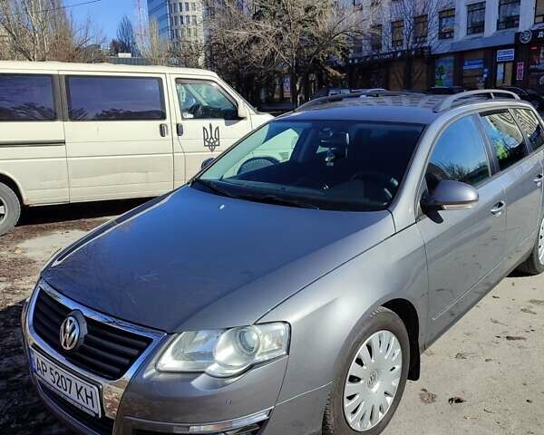 Сірий Фольксваген Пассат, об'ємом двигуна 1.6 л та пробігом 195 тис. км за 7200 $, фото 1 на Automoto.ua