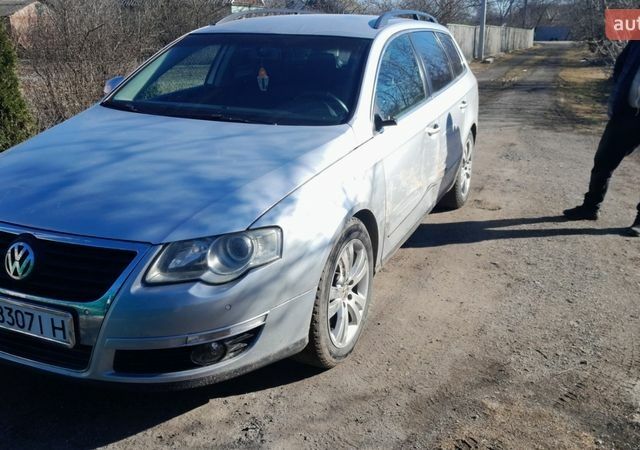 Серый Фольксваген Пассат, объемом двигателя 1.97 л и пробегом 345 тыс. км за 5900 $, фото 1 на Automoto.ua