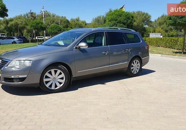 Серый Фольксваген Пассат, объемом двигателя 1.97 л и пробегом 260 тыс. км за 7200 $, фото 1 на Automoto.ua