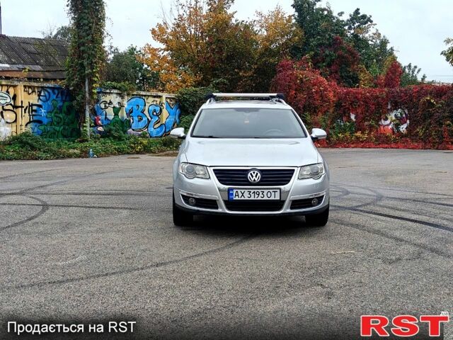 Серый Фольксваген Пассат, объемом двигателя 3.2 л и пробегом 298 тыс. км за 6250 $, фото 1 на Automoto.ua