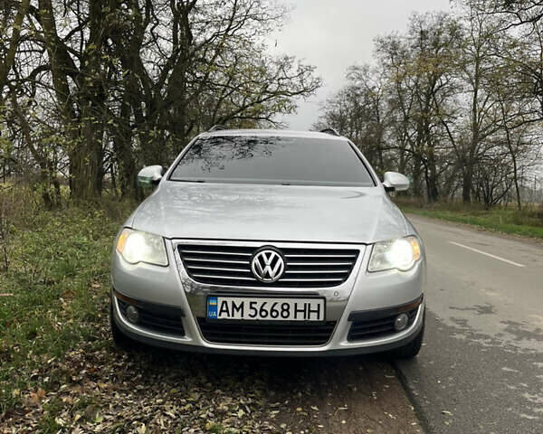 Серый Фольксваген Пассат, объемом двигателя 1.97 л и пробегом 250 тыс. км за 7800 $, фото 1 на Automoto.ua