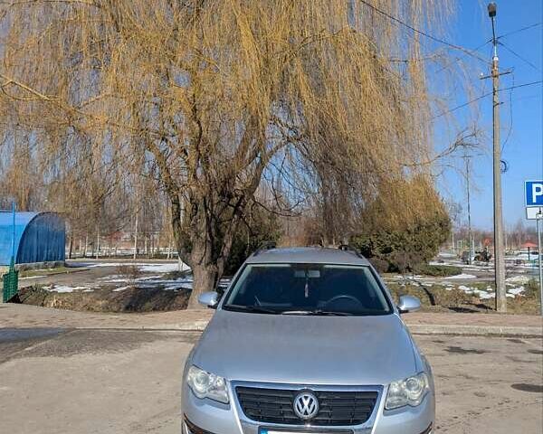 Сірий Фольксваген Пассат, об'ємом двигуна 2 л та пробігом 290 тис. км за 5300 $, фото 1 на Automoto.ua