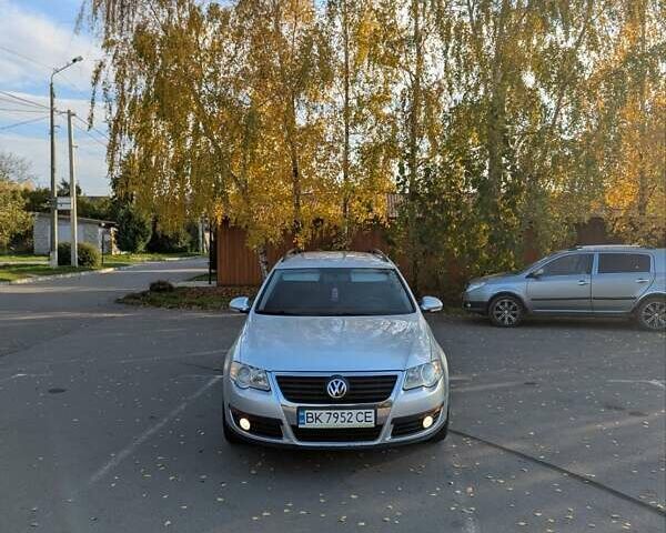 Фольксваген Пассат 2008 в Здолбунове на Automoto.ua Серый Фольксваген Пассат, объемом двигателя 2 л и пробегом 400 тыс. км за 5899 $, фото 1 на Automoto.ua