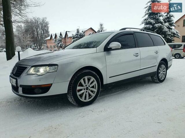 Серый Фольксваген Пассат, объемом двигателя 1.97 л и пробегом 311 тыс. км за 5400 $, фото 1 на Automoto.ua