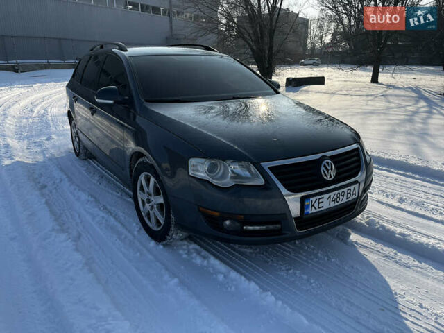 Сірий Фольксваген Пассат, об'ємом двигуна 1.8 л та пробігом 286 тис. км за 6100 $, фото 1 на Automoto.ua