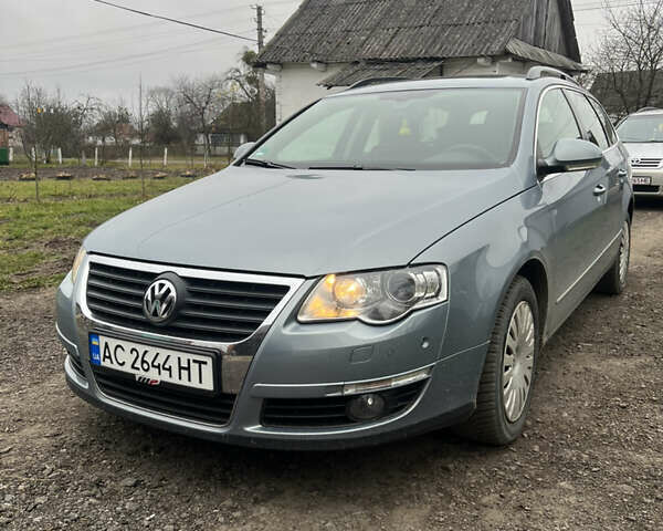 Серый Фольксваген Пассат, объемом двигателя 1.39 л и пробегом 252 тыс. км за 7000 $, фото 1 на Automoto.ua