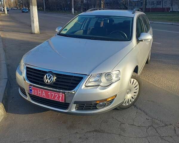 Серый Фольксваген Пассат, объемом двигателя 1.6 л и пробегом 213 тыс. км за 8650 $, фото 1 на Automoto.ua