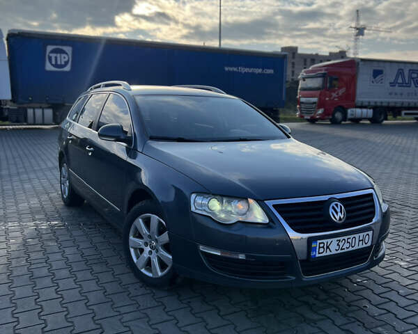 Серый Фольксваген Пассат, объемом двигателя 1.39 л и пробегом 251 тыс. км за 5800 $, фото 1 на Automoto.ua