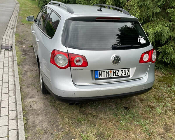 Серый Фольксваген Пассат, объемом двигателя 1.97 л и пробегом 318 тыс. км за 4649 $, фото 1 на Automoto.ua