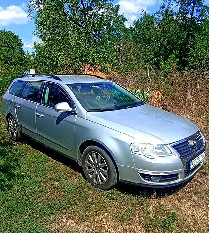 Серый Фольксваген Пассат, объемом двигателя 1.8 л и пробегом 230 тыс. км за 7000 $, фото 1 на Automoto.ua