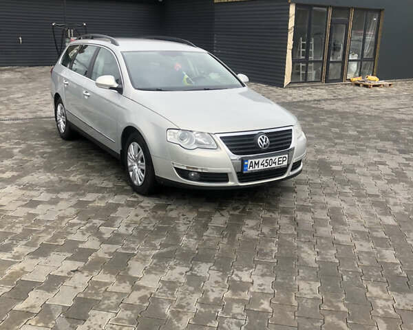 Серый Фольксваген Пассат, объемом двигателя 1.97 л и пробегом 285 тыс. км за 9000 $, фото 1 на Automoto.ua