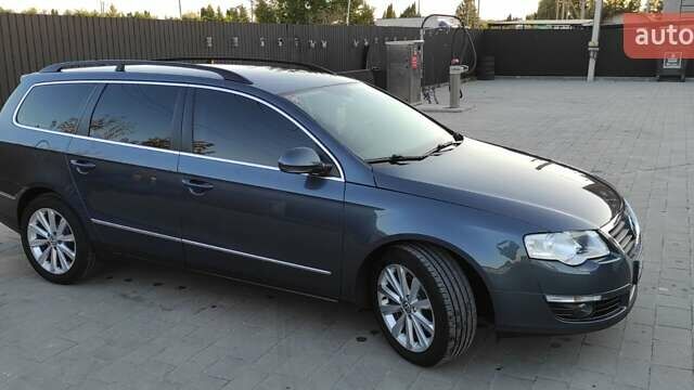 Серый Фольксваген Пассат, объемом двигателя 1.6 л и пробегом 262 тыс. км за 7000 $, фото 1 на Automoto.ua
