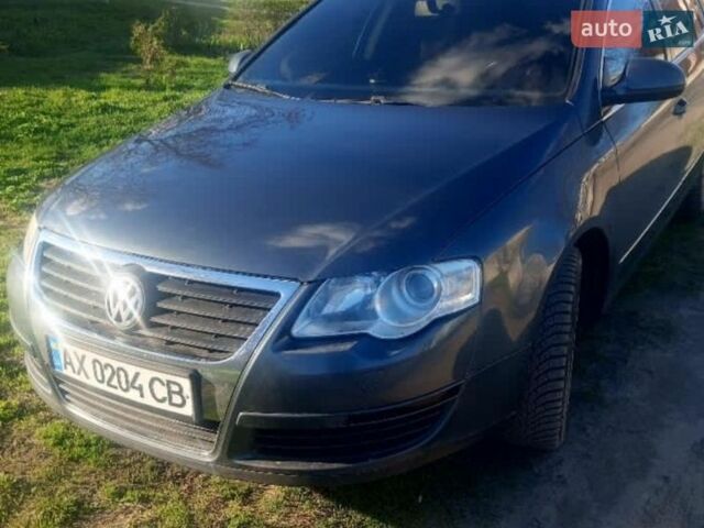 Серый Фольксваген Пассат, объемом двигателя 2 л и пробегом 201 тыс. км за 7200 $, фото 1 на Automoto.ua