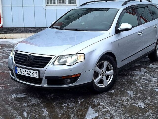 Серый Фольксваген Пассат, объемом двигателя 2 л и пробегом 45000 тыс. км за 7000 $, фото 1 на Automoto.ua