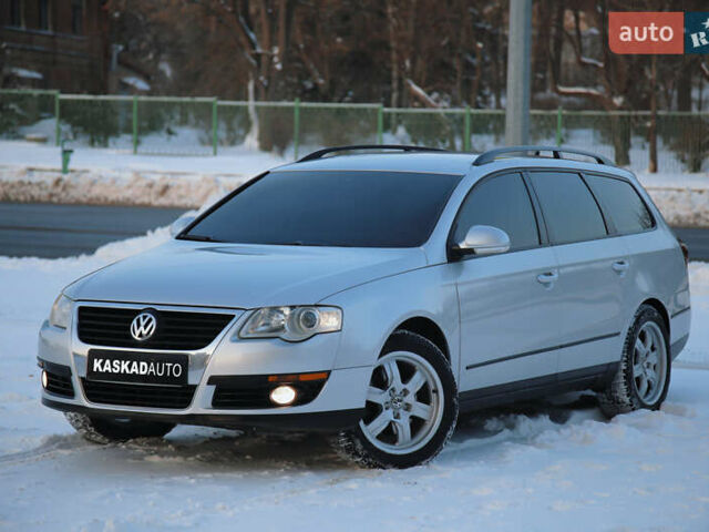 Сірий Фольксваген Пассат, об'ємом двигуна 1.97 л та пробігом 211 тис. км за 7800 $, фото 1 на Automoto.ua