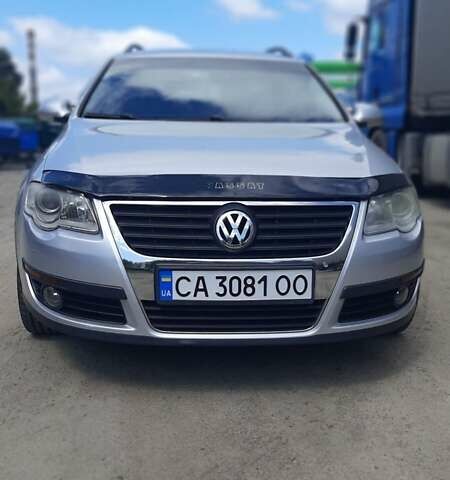 Серый Фольксваген Пассат, объемом двигателя 1.97 л и пробегом 208 тыс. км за 8200 $, фото 1 на Automoto.ua