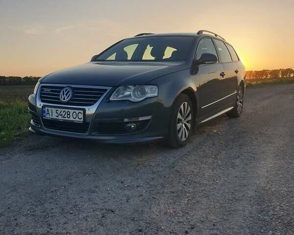 Серый Фольксваген Пассат, объемом двигателя 1.6 л и пробегом 307 тыс. км за 7350 $, фото 1 на Automoto.ua