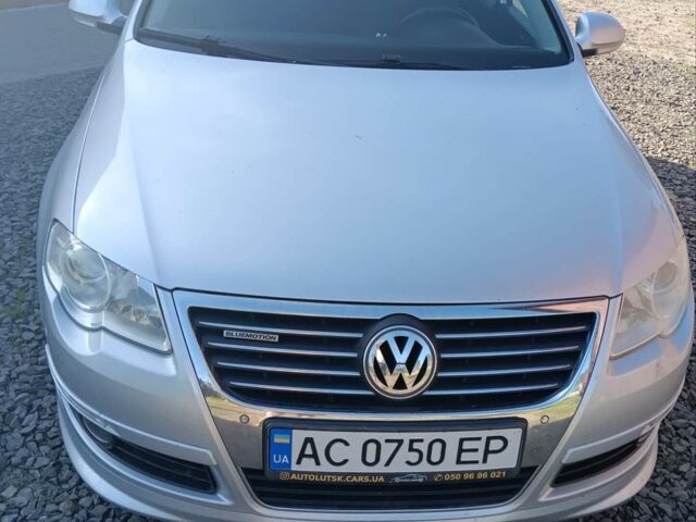 Серый Фольксваген Пассат, объемом двигателя 1.6 л и пробегом 250 тыс. км за 8000 $, фото 1 на Automoto.ua