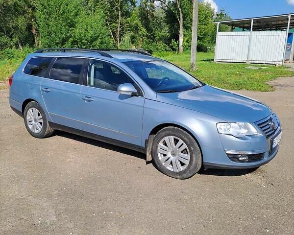 Серый Фольксваген Пассат, объемом двигателя 1.6 л и пробегом 230 тыс. км за 8300 $, фото 1 на Automoto.ua