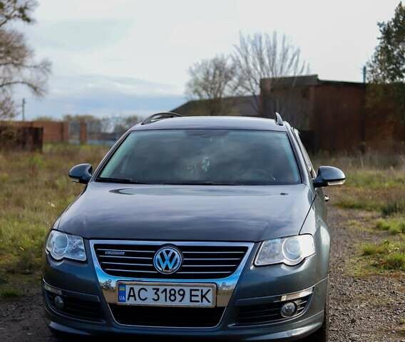 Серый Фольксваген Пассат, объемом двигателя 1.6 л и пробегом 214 тыс. км за 8200 $, фото 1 на Automoto.ua