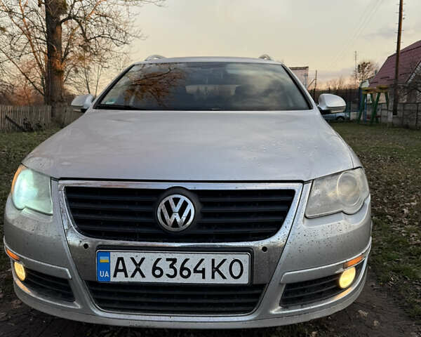 Серый Фольксваген Пассат, объемом двигателя 1.6 л и пробегом 250 тыс. км за 5800 $, фото 1 на Automoto.ua