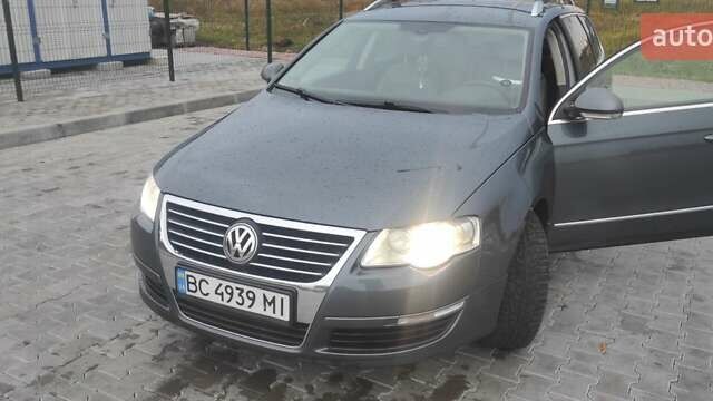 Серый Фольксваген Пассат, объемом двигателя 2 л и пробегом 212 тыс. км за 7400 $, фото 1 на Automoto.ua