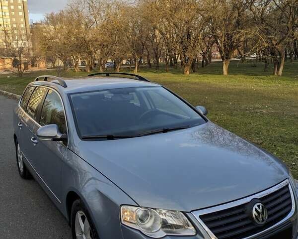 Сірий Фольксваген Пассат, об'ємом двигуна 1.8 л та пробігом 144 тис. км за 8000 $, фото 1 на Automoto.ua
